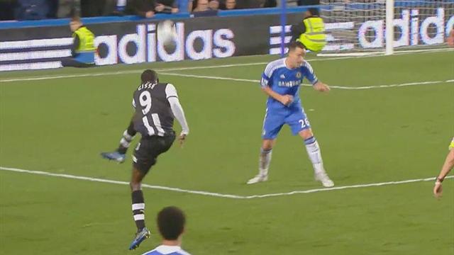 Ảnh bài viết Góc siêu phẩm: Pha vuốt bóng không tưởng của Cisse trước Chelsea