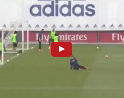 Ảnh bài viết Cristiano Ronaldo dứt điểm rất đẳng cấp trong buổi tập cùng Real Madrid