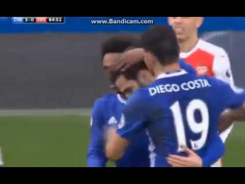 Ảnh bài viết Cesc Fabregas phá lưới Arsenal, không ăn mừng