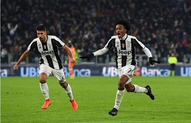 Chùm ảnh: Cuadrado nã 'Rocket', Juventus vượt ải Inter