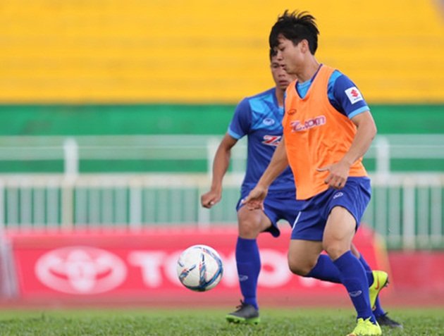 Ảnh bài viết HLV Hữu Thắng chọn Công Phượng hay Đức Chinh?