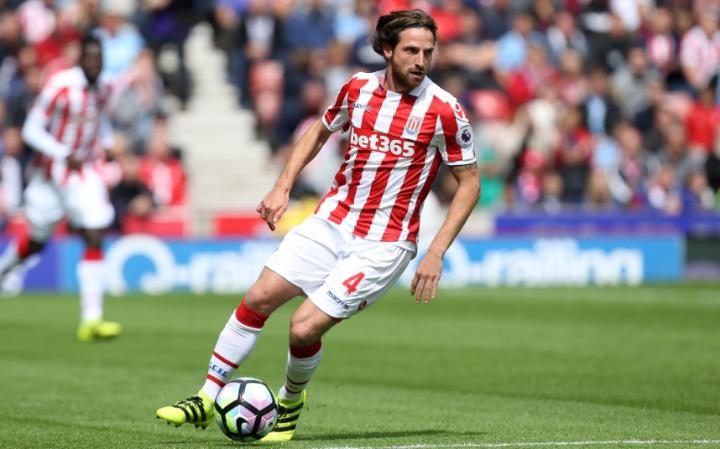 Khả năng chuyền bóng ấn tượng của Joe Allen