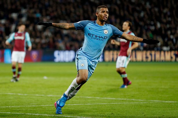 Nhìn Gabriel Jesus, nghĩ về cầu thủ trẻ Việt Nam