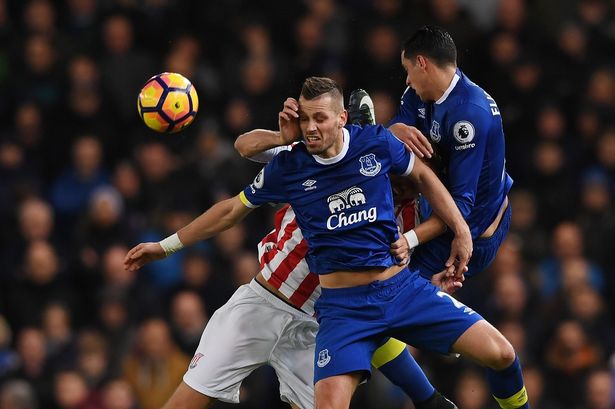 Morgan Schneiderlin thể hiện ra sao trong màu áo Everton?