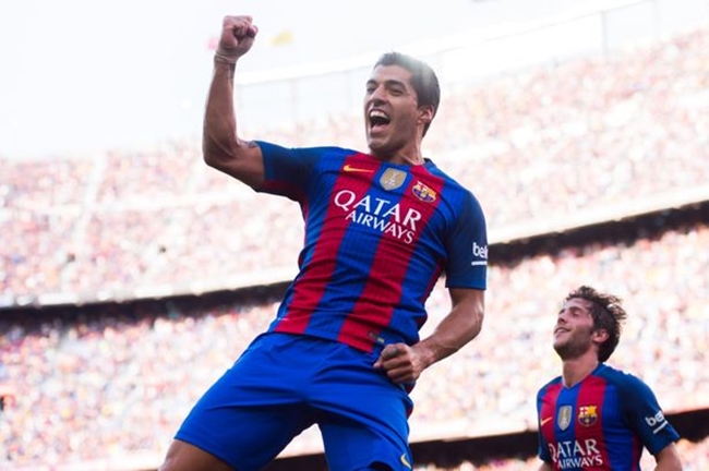 Suarez: Thẻ vàng thứ hai thật buồn cười
