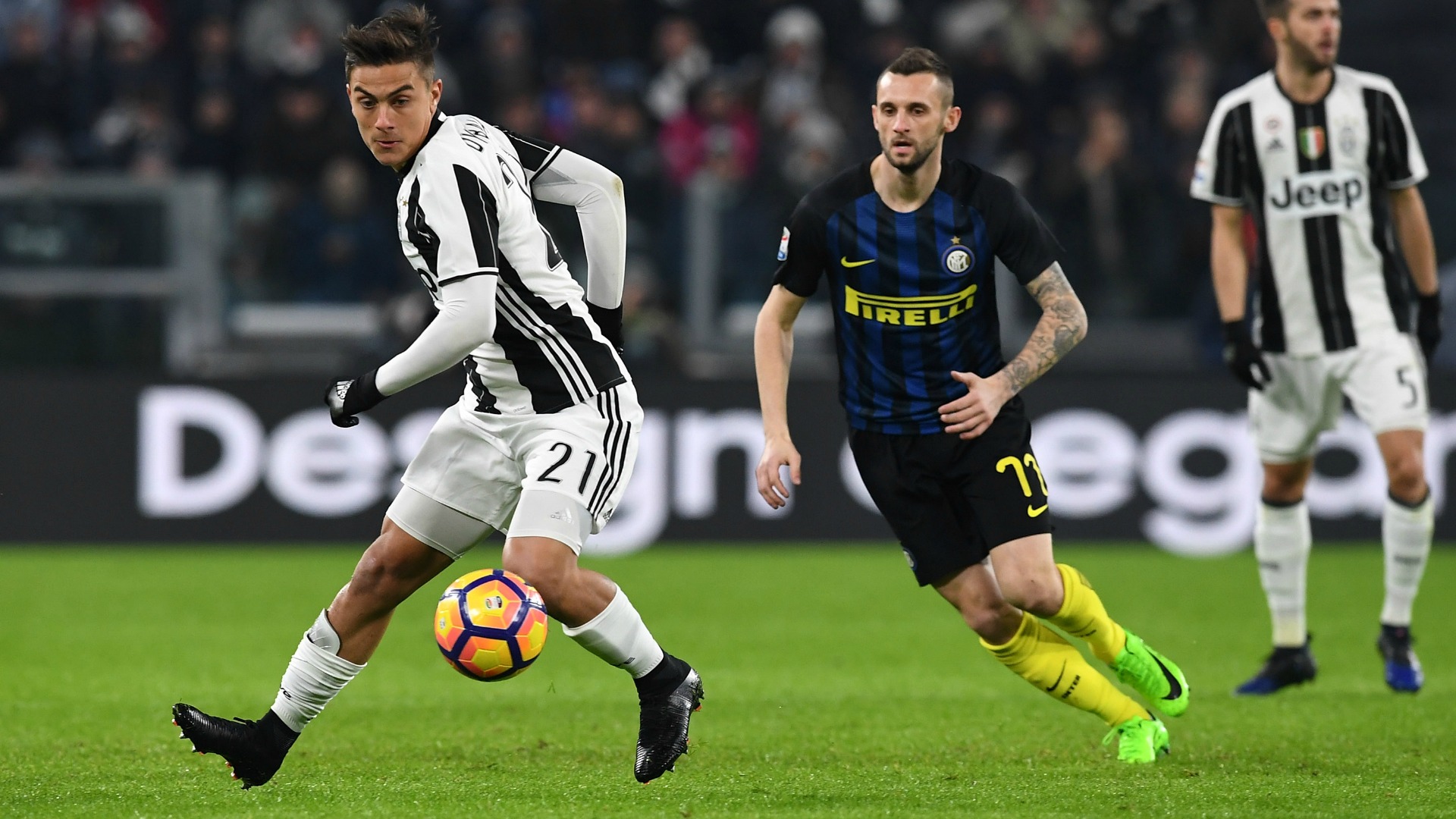 Bị tố được hậu thuẫn, người Juventus nói gì?