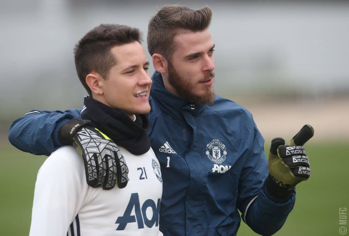 Herrera ngập tràn hạnh phúc cùng De Gea trong buổi tập của Man United