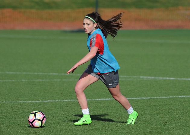 Trở lại Arsenal, Carla Humphrey lại khiến CĐV thao thức