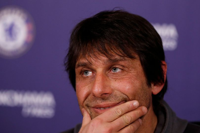 'Bố già' tại Chelsea, về nhà Conte vẫn hạ mình trước vợ