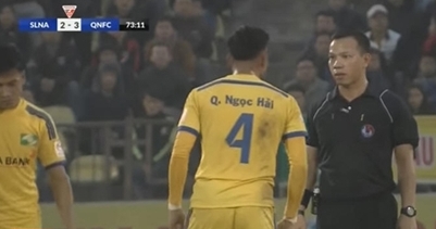 Ảnh bài viết Bàn thắng tranh cãi trong trận SLNA thua ngược Quảng Nam