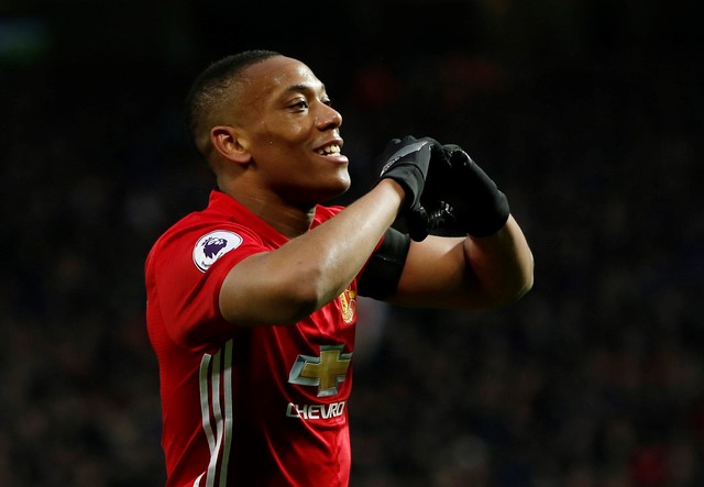 Điểm tin sáng 12/02: Martial trở lại hoàn hảo; Chelsea có "Pirlo mới"; Sao Barca nghỉ hết mùa