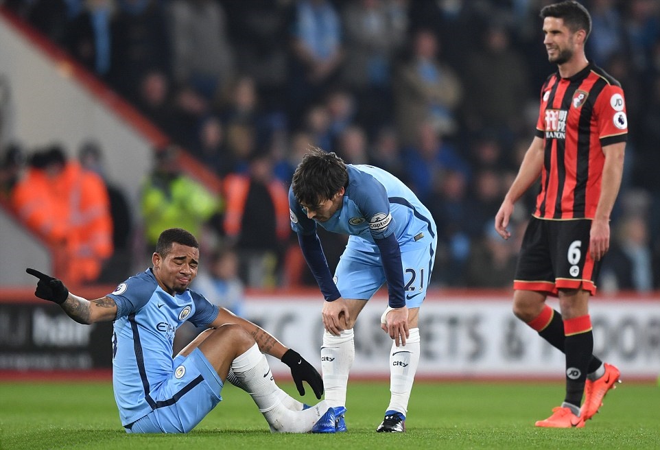Chùm ảnh: 'Thần tài' Jesus chấn thương, Sterling đóng vai người hùng giúp Man City giành 3 điểm 