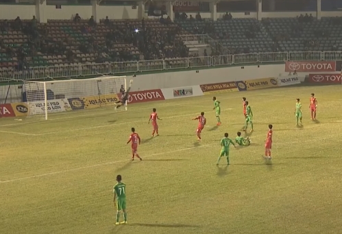 Top 5 pha cứu thua ấn tượng nhất vòng 5 V-League 2017