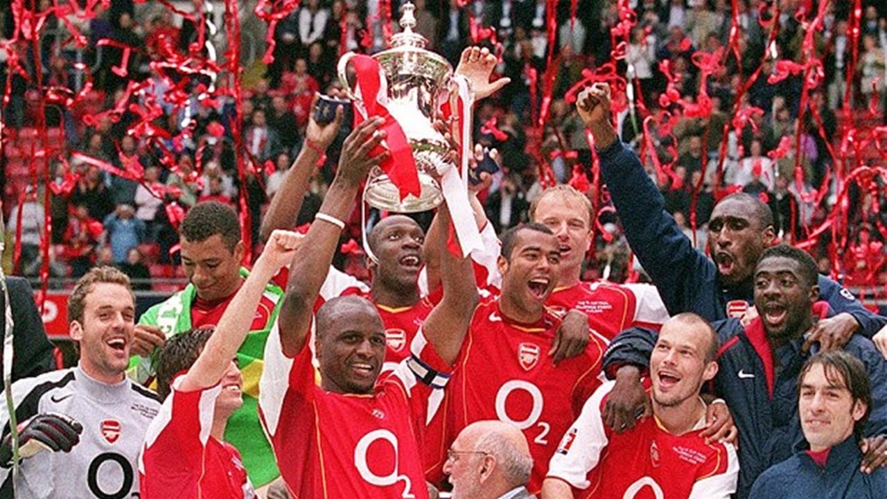 Trận cầu kinh điển: Arsenal 0-0 Man United (CK Cúp FA 2005)