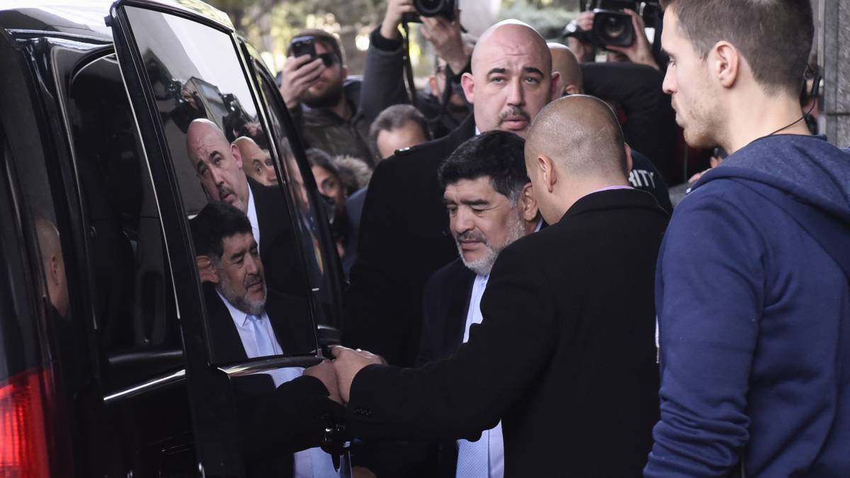 Maradona bị tình nghi đánh đập bồ 9X
