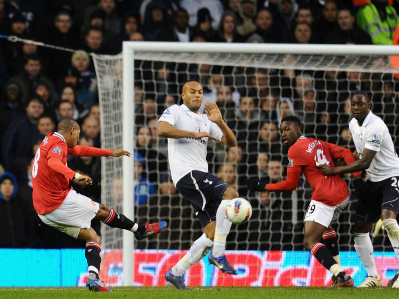 Ảnh bài viết Góc siêu phẩm: Nét vẽ chết chóc từ Young vào lưới Arsenal