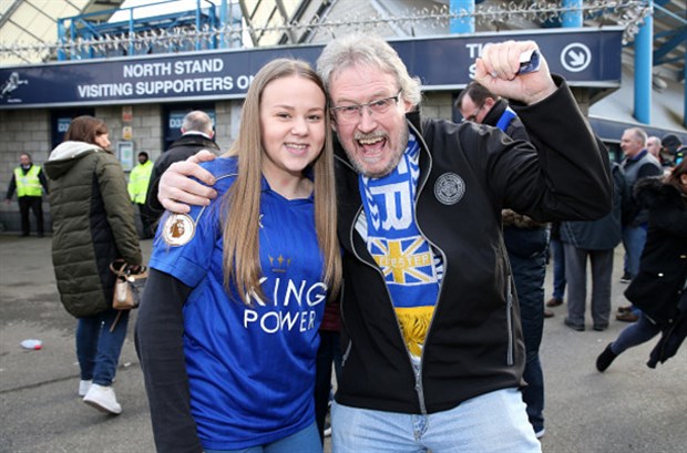 Chùm ảnh: Bằng chứng CĐV vẫn chưa mất niềm tin vào Leicester 