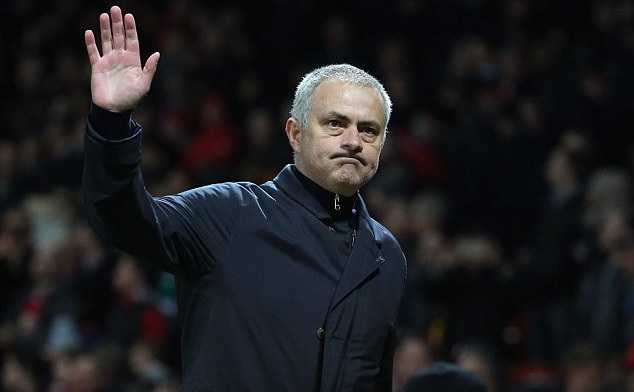 Mourinho coi trọng FA Cup, công khai "đá đểu" Klopp