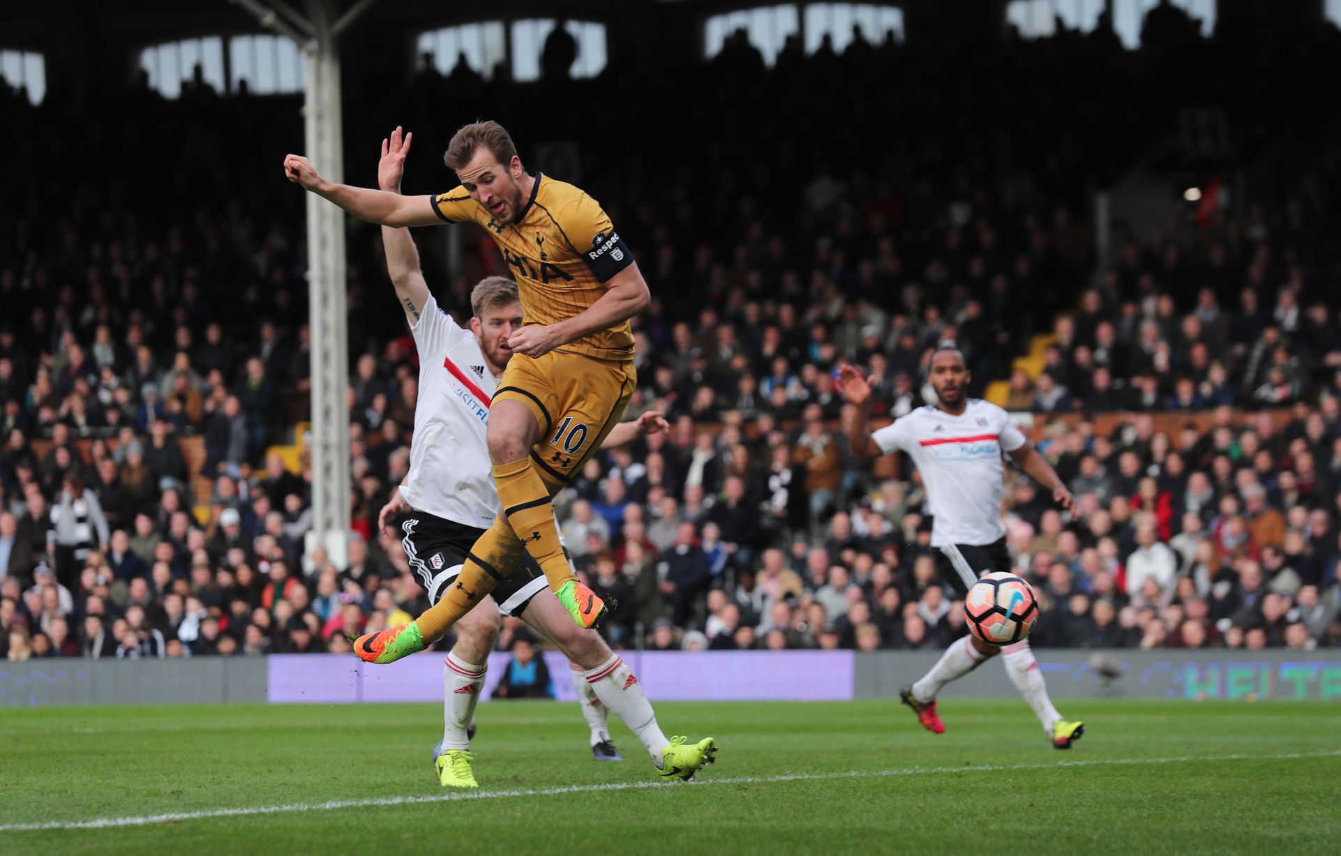 Chạm trán Millwall, điềm may của Tottenham