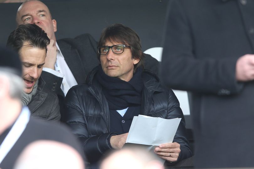 Conte đeo kính, đi 'xem giò' Harry Kane?