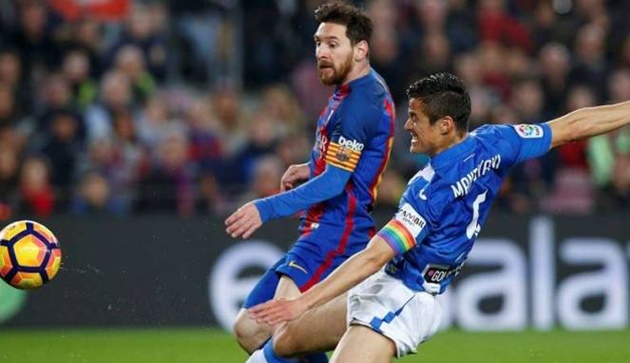Cuộc đua Giày Vàng châu Âu: Messi vượt lên, Ronaldo mất tích