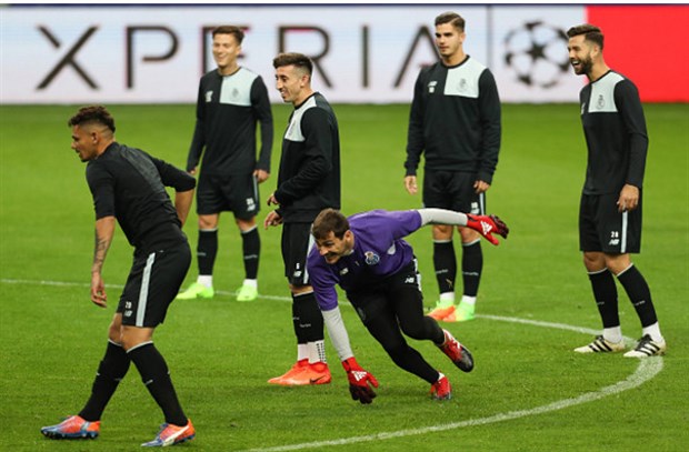 Casillas bị đồng đội 'quần' tơi tả trước giờ chiến với Juventus