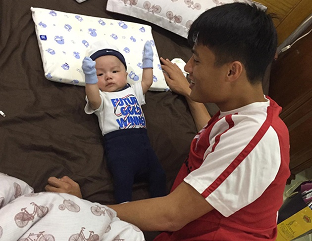 Mạc Hồng Quân, Kỳ Hân kỷ niệm con trai tròn 3 tháng tuổi
