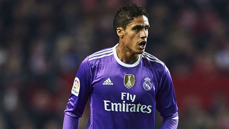 Raphael Varane dùng Karate K.O đối thủ
