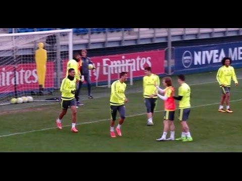 Ảnh bài viết Xem Casemiro xỏ háng Cristiano Ronaldo