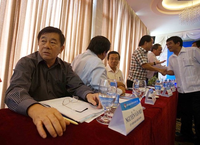 Bầu Đức, bầu Thắng, ông Nguyễn Văn Mùi và tấn trò đời