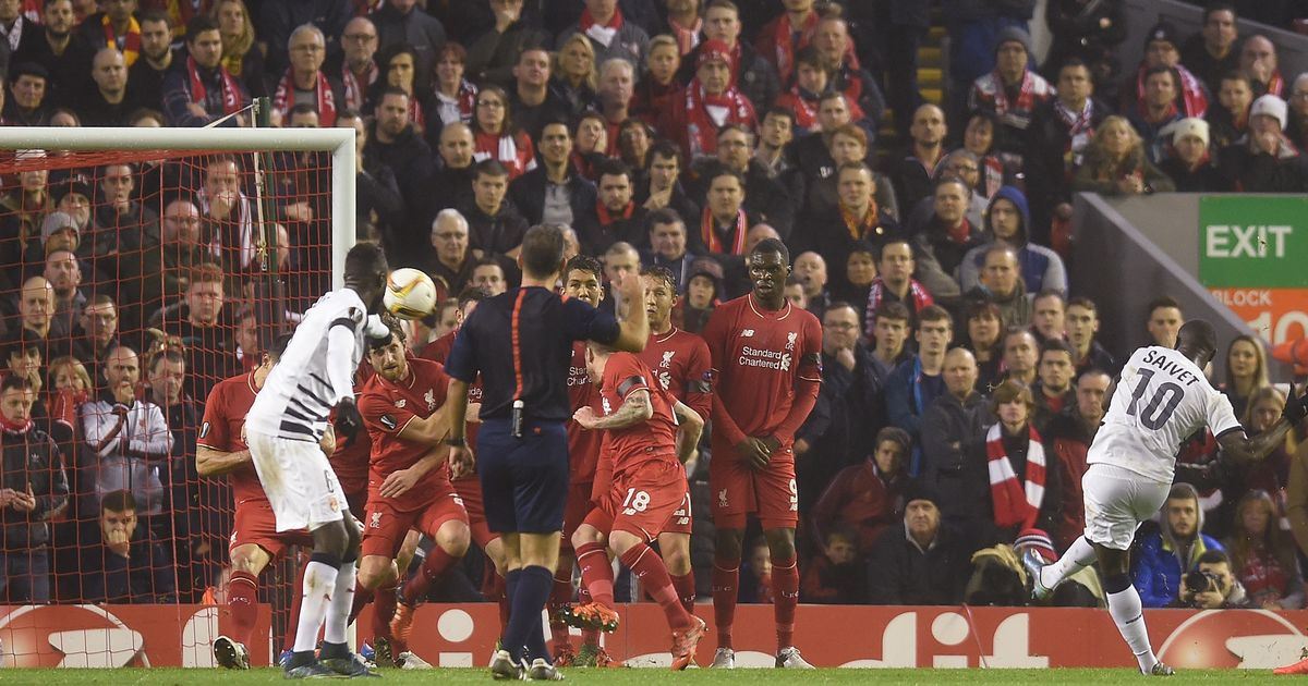 Ảnh bài viết Những pha sút phạt có khoảng cách cực dị