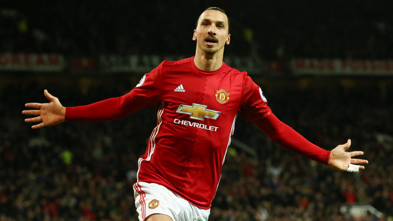 Ảnh bài viết Ibrahimovic lại tỏa sáng, Mourinho hối Man Utd gia hạn hợp đồng