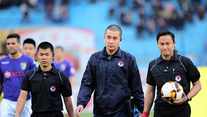 Vòng 7 V.League: Những siêu phẩm và vết gợn trọng tài