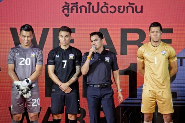 Kiatisak: 'Vì sao hợp đồng cứ phải ký hôm nay?'