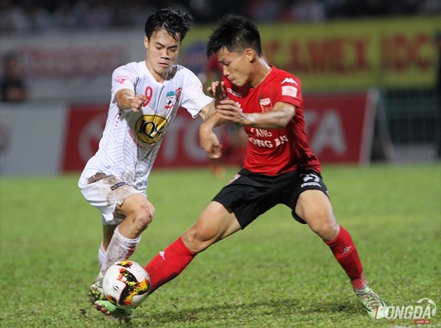 Văn Toàn khiến toàn đội HAGL lo lắng