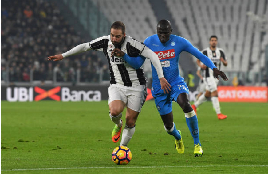 Higuain nén đau ghi bàn, Juventus thắng dễ trước Napoli
