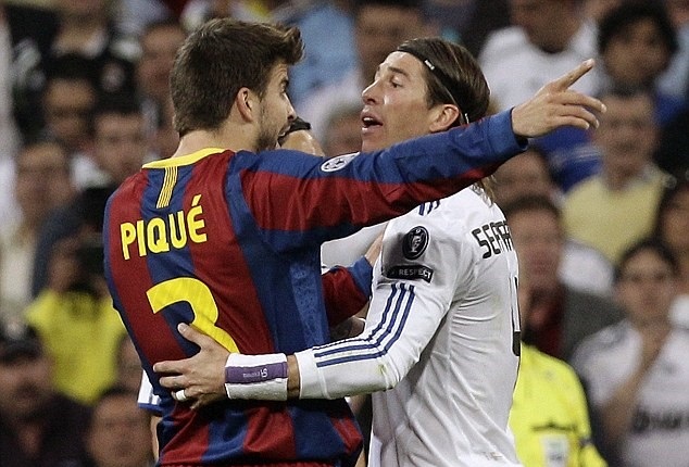 Ramos chỉ trích Pique vì ám chỉ trọng tài thiên vị Real
