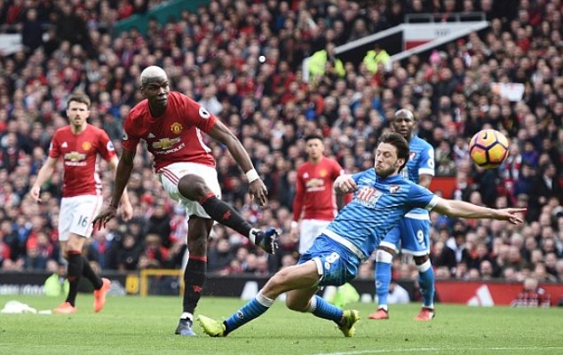Ảnh bài viết Chùm ảnh: Ngày Ibra, Pogba 'đen đủi', Man United bị Bournemouth cầm hòa