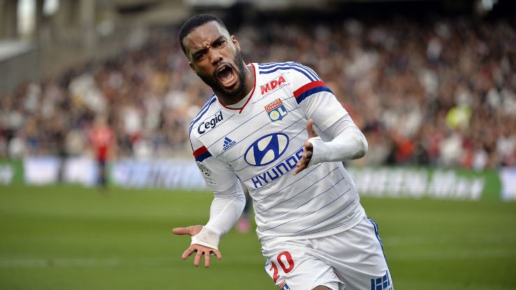 Cuộc đua Vua phá lưới Ligue 1: 'Song mã' Cavani - Lacazette