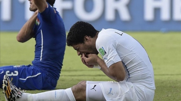 Luis Suarez tuyên bố 'cạch mặt' FIFA
