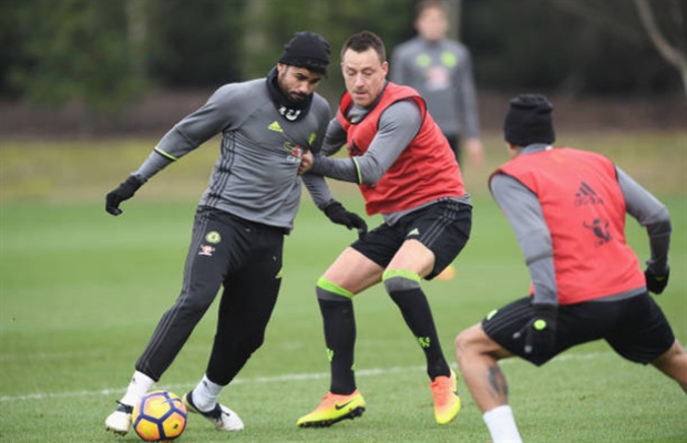 Ảnh bài viết Mình Terry cân cả Hazard lẫn Costa trên sân tập