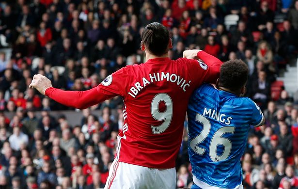 Mourinho giáo huấn 'đồ tể' đạp đầu Ibrahimovic