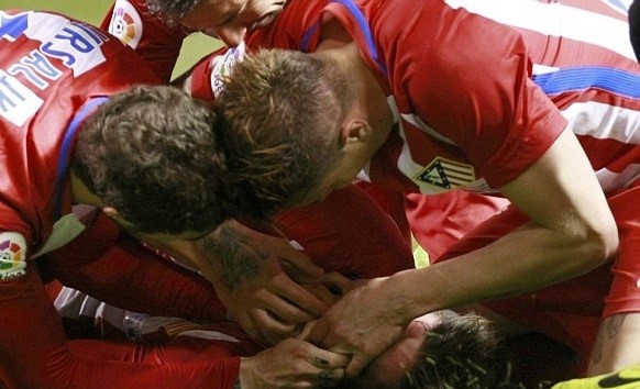 Tại sao Torres suýt tử vong vì nuốt lưỡi?