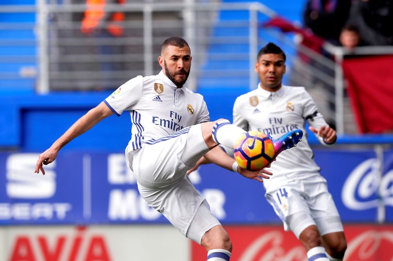 Không Bale và Ronaldo, Benzema một tay đưa Kền kền vượt qua khủng hoảng