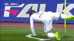 Ảnh bài viết Pha ăn mừng bàn thắng khó hiểu của sao Napoli