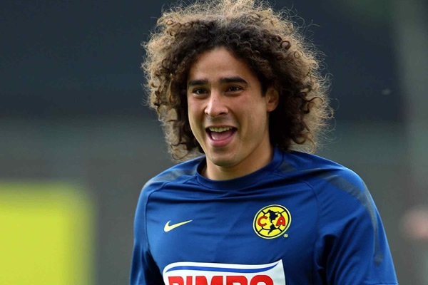 Ai còn nhớ 'người nhện' Guillermo Ochoa?