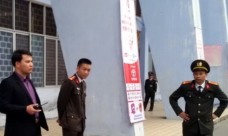 Ảnh bài viết An ninh sân Lạch Tray không biết giá trị thẻ tác nghiệp báo chí VPF