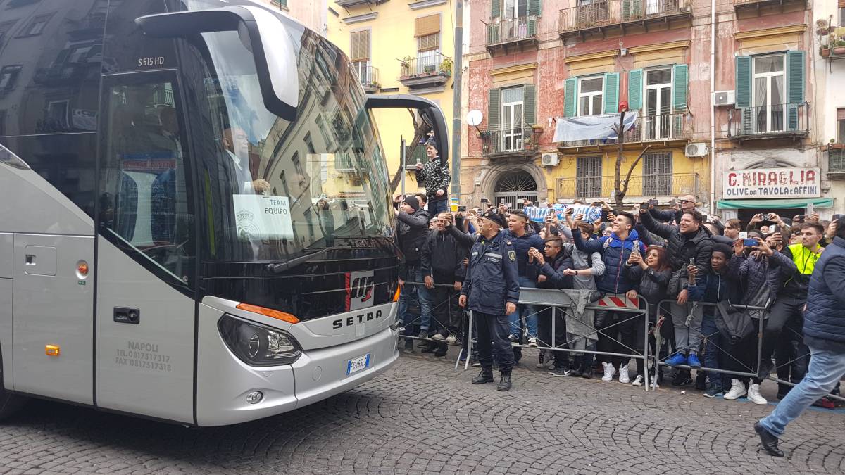 Chưa đấu Napoli, Real Madrid đã bị 'hù dọa'