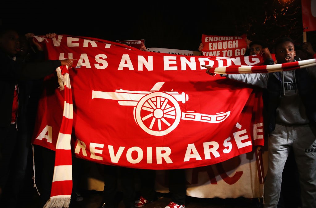 'Chúng tôi muốn ông đi, Wenger'