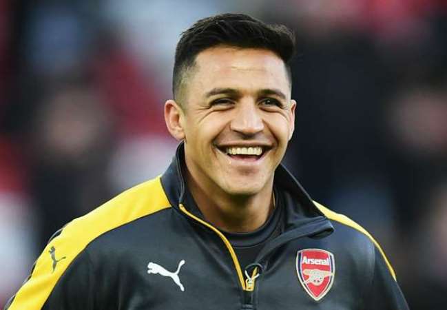 Fan Arsenal phát điên khi Sanchez cười lớn dù đội nhà thảm bại